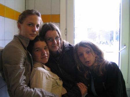 mOi ,PeRrInE , FaNNy eT ClOcLo